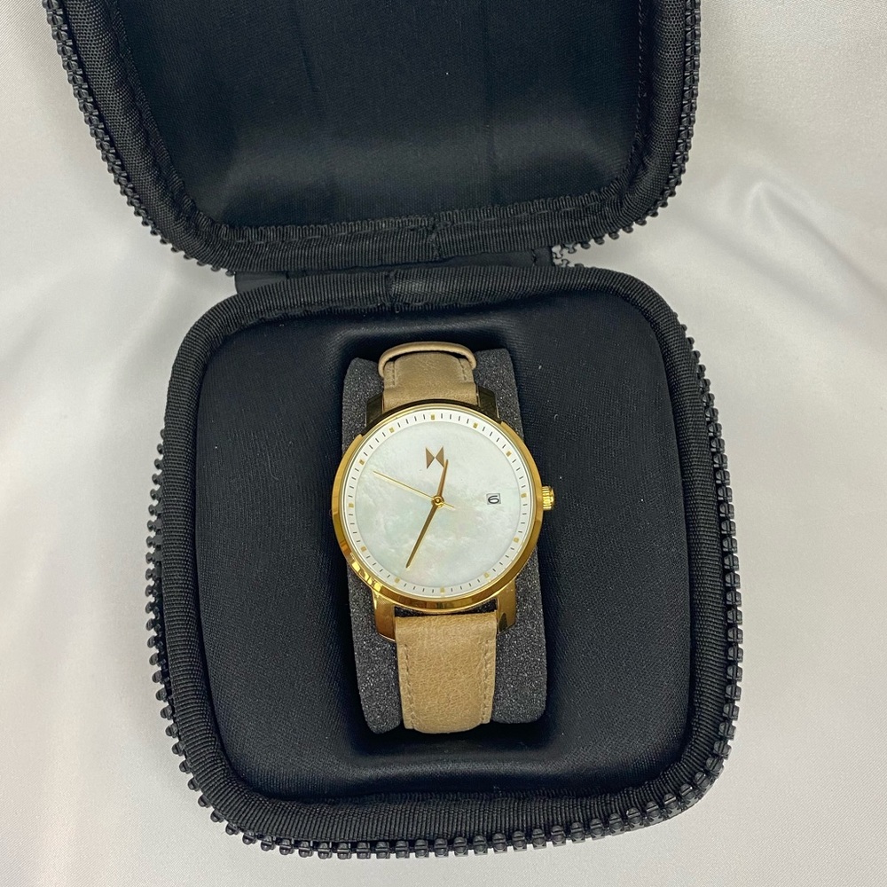 MVMT Women Pearl Gold Watch